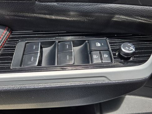 Certified 2025 Toyota Sienna XSE FWD image 15