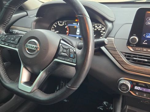 Used 2020 Nissan Altima 2.0 Platinum FWD image 7
