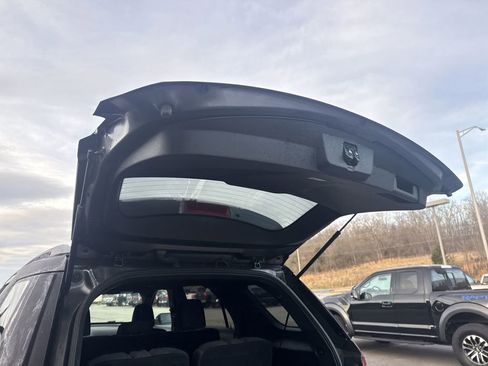 Used 2019 Ford Explorer XLT AWD/4WD image 41