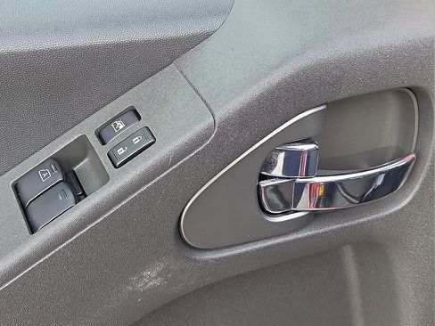 Used 2017 Nissan Frontier SV w/ SV Value Truck Package image 13