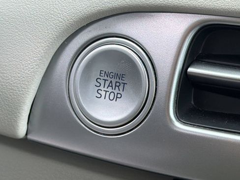 Used 2023 Hyundai Palisade Limited FWD image 17