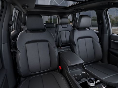 New 2026 Jeep Grand Cherokee Limited w/ Limited Altitude Package AWD/4WD image 18