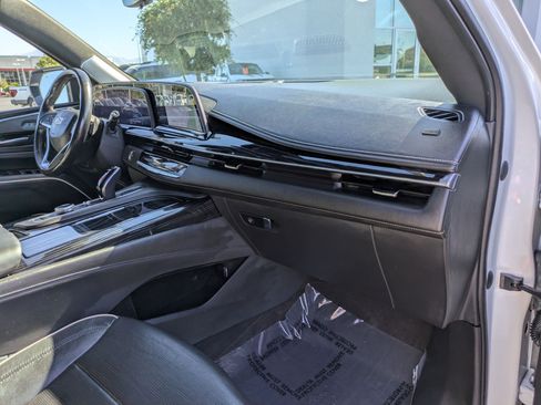 Used 2022 Cadillac Escalade ESV Sport w/ Touring Package AWD/4WD image 32
