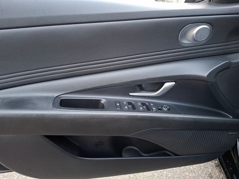 Certified 2023 Hyundai Elantra Limited FWD image 13