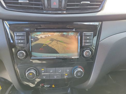 Used 2022 Nissan Rogue Sport S image 26