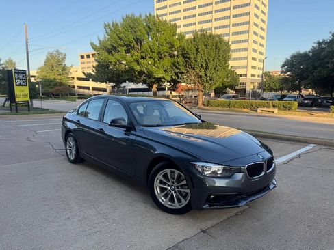 Used 2017 BMW 320i Sedan RWD image 2
