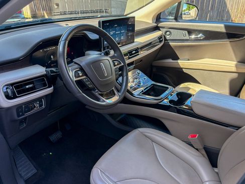 Used 2021 Lincoln Nautilus Reserve FWD image 2