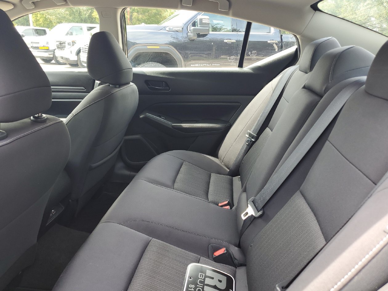 Used 2024 Nissan Altima 2.5 SV FWD image 11
