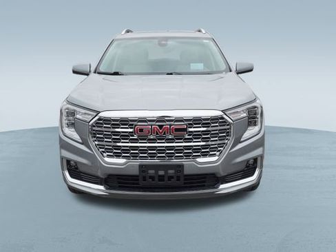 Used 2023 GMC Terrain Denali image 2