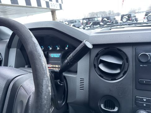 Used 2014 Ford F450 XL w/ Snow Plow Prep Package image 18