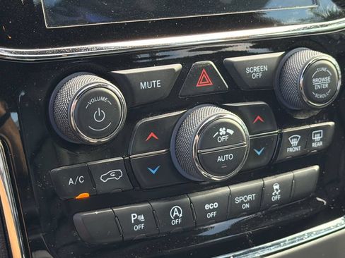 Used 2020 Jeep Grand Cherokee Limited RWD image 28