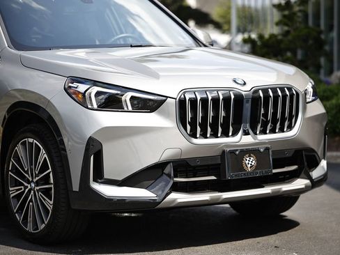 Used 2025 BMW X1 xDrive28i w/ Technology Package AWD/4WD image 2