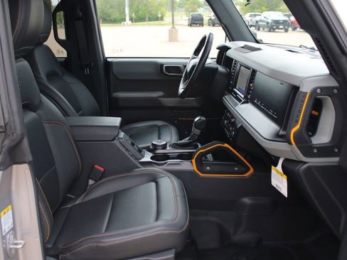 Used 2022 Ford Bronco Badlands AWD/4WD image 8