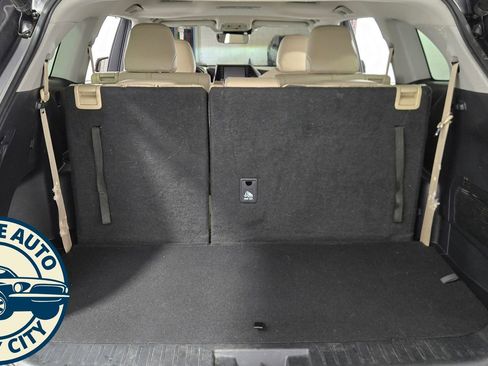 Used 2021 Toyota Highlander XLE image 40