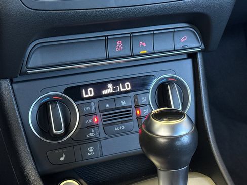 Used 2017 Audi Q3 2.0T Premium image 20