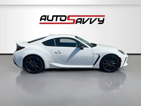 Used 2023 Toyota GR86 Premium RWD image 8