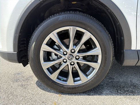 Used 2018 Toyota RAV4 Limited image 14