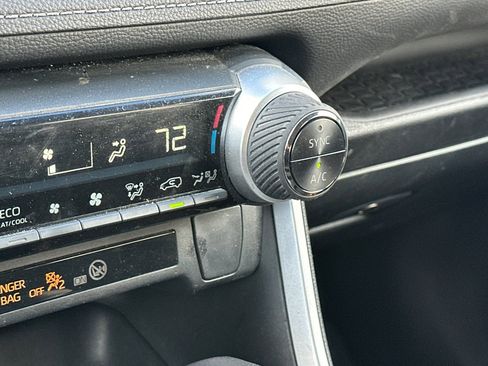 Used 2022 Toyota RAV4 LE image 29