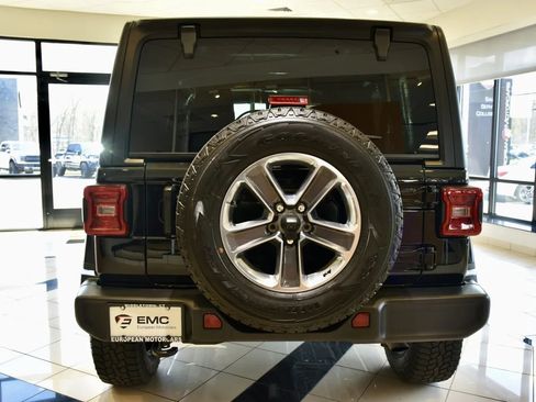 Used 2022 Jeep Wrangler Unlimited Sahara w/ Dual Top Group AWD/4WD image 5