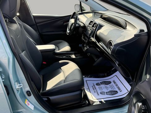 Used 2019 Toyota Prius XLE image 26