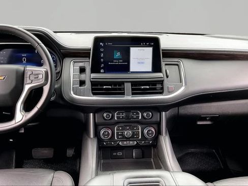 Used 2023 Chevrolet Suburban LT RWD image 9