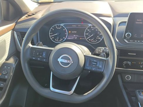 Used 2023 Nissan Rogue S image 18