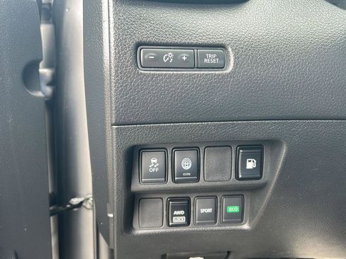 Used 2019 Nissan Rogue S AWD/4WD image 11