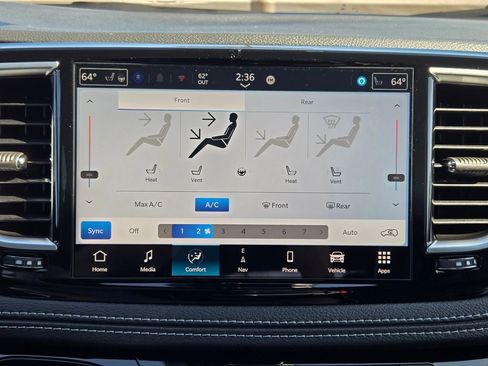 New 2026 Chrysler Pacifica Limited AWD/4WD image 20