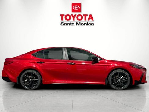 New 2026 Toyota Camry Hybrid image 2