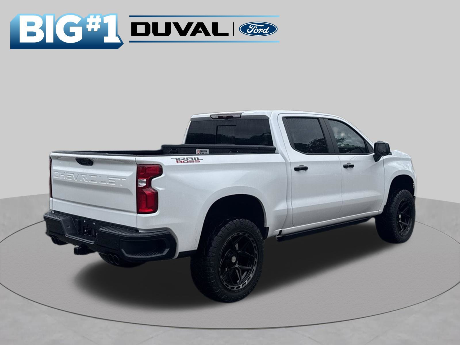 Used 2024 Chevrolet Silverado 1500 LT Trail Boss w/ LT Trail Boss Premium Package AWD/4WD image 4