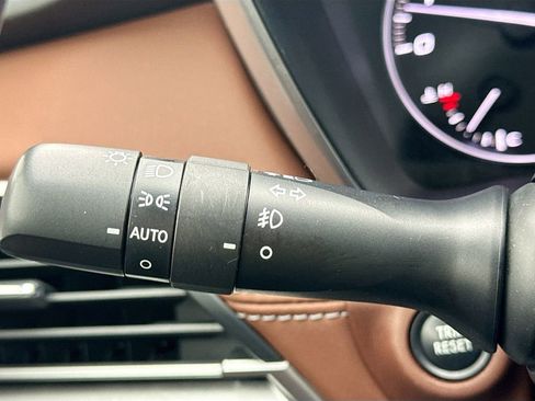 Used 2021 Subaru Outback Touring w/ Popular Package #2 image 13