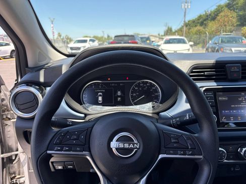 Used 2025 Nissan Versa SV FWD image 25