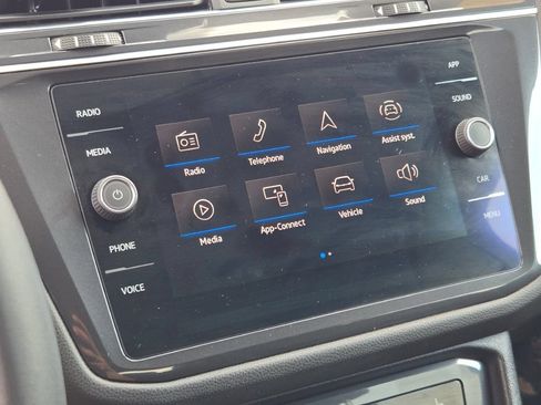 Used 2022 Volkswagen Tiguan SE AWD/4WD image 31