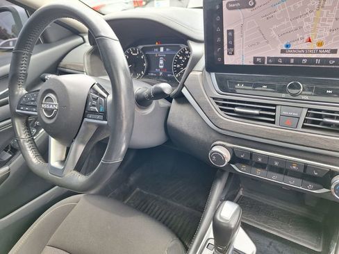 Used 2023 Nissan Altima 2.5 SV w/ SV Premium Package FWD image 32