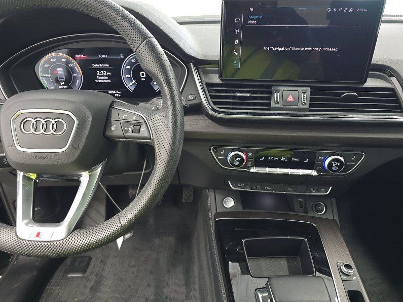 Used 2024 Audi Q5 e Premium Plus w/ Premium Plus Package AWD/4WD image 5