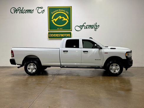 Used 2022 RAM 2500 Tradesman AWD/4WD image 9