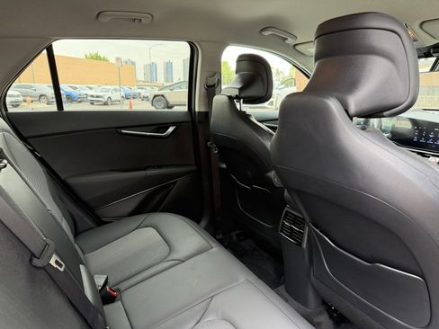 Used 2024 Kia Niro EX FWD image 35