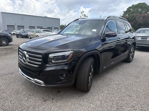 Used 2026 Mercedes-Benz GLB 250 4MATIC image 3