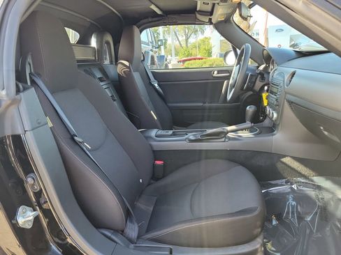 Used 2009 MAZDA MX-5 Miata Sport image 12