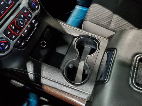 Used 2016 GMC Yukon SLE image 36