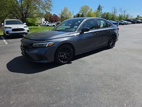 Used 2024 Honda Civic Sport image 3