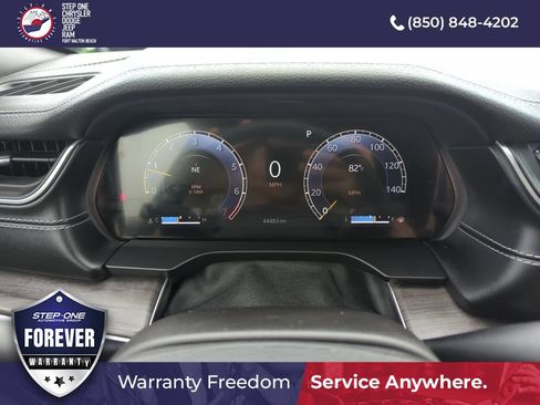 Used 2023 Jeep Grand Cherokee Limited w/ Luxury Tech Group II AWD/4WD image 38