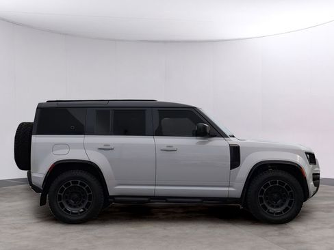 Certified 2026 Land Rover Defender 110 AWD/4WD image 4