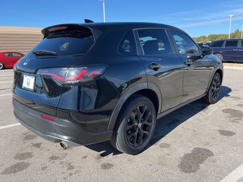 Certified 2023 Honda HR-V Sport image 4