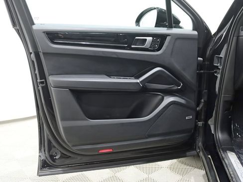 Used 2022 Porsche Cayenne S AWD/4WD image 35