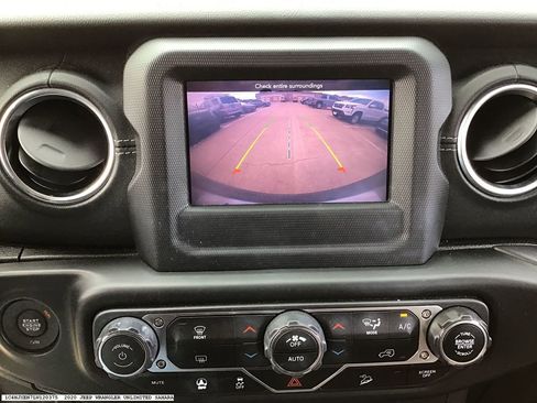 Used 2020 Jeep Wrangler Unlimited Sahara AWD/4WD image 9