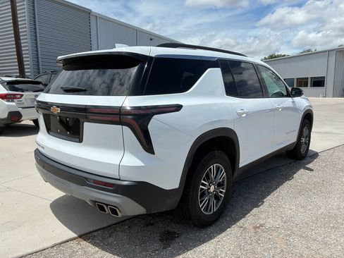 Used 2025 Chevrolet Traverse LT AWD/4WD image 13