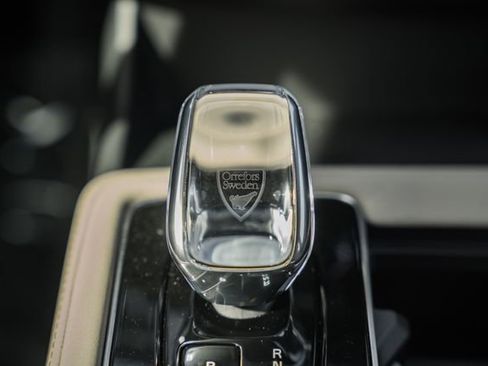 New 2026 Volvo XC90 B6 Plus w/ Protection Package Premier AWD/4WD image 25