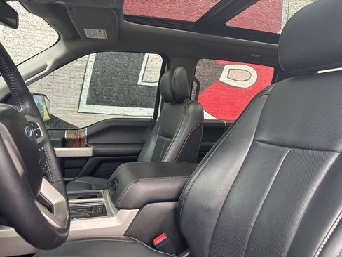 Used 2018 Ford F150 Lariat w/ Equipment Group 502A Luxury image 11