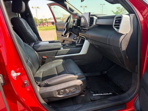 Used 2023 Toyota Sequoia Platinum AWD/4WD image 23